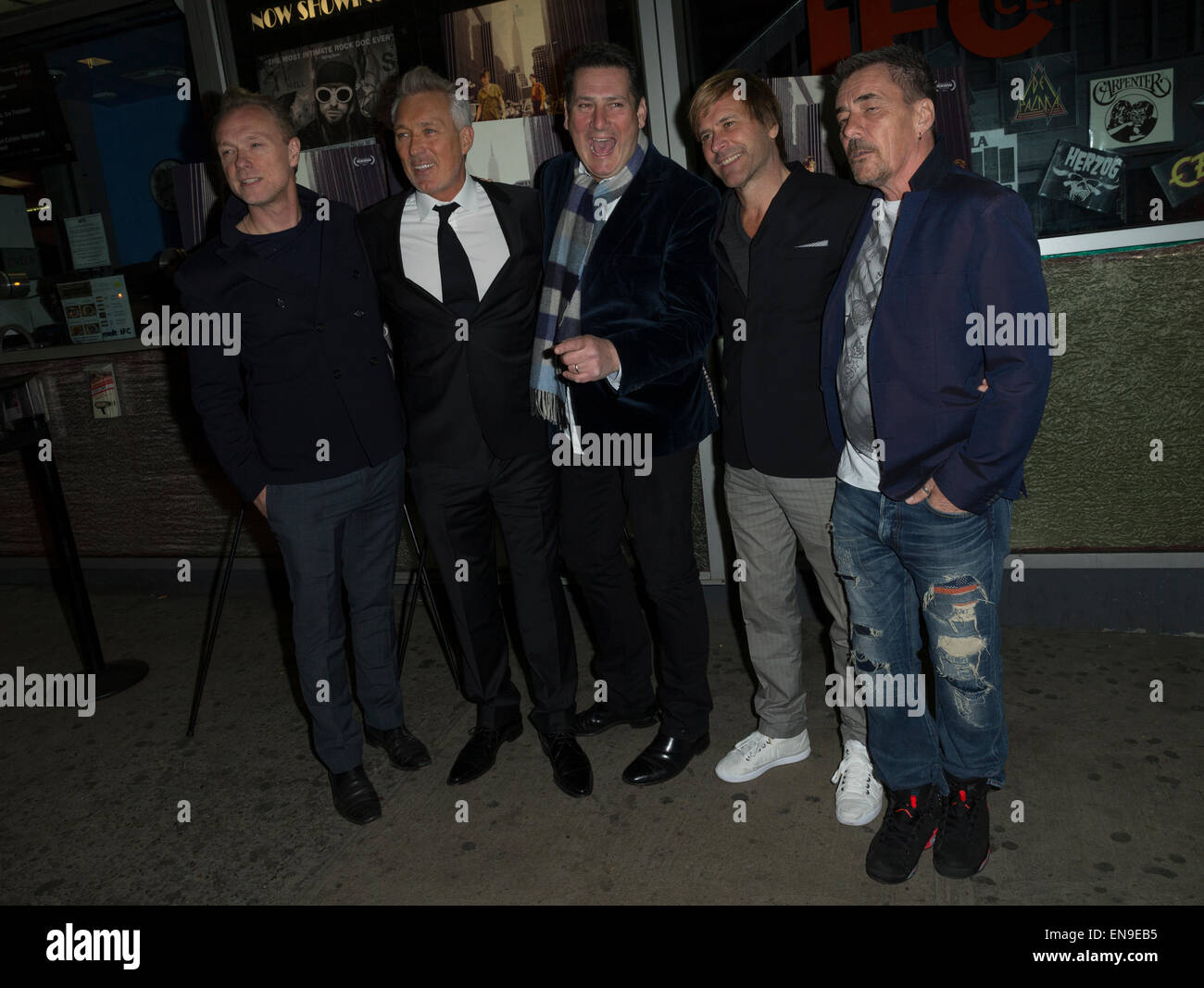 New York, NY - Aprile 29, 2015: Spandau Ballet band: Gary Kemp Martin Kemp, Tony Hadley, Steve Norman, John Keeble frequentare lo screening di anima i ragazzi di tutto il mondo occidentale a film indipendente Center di Manhattan Foto Stock