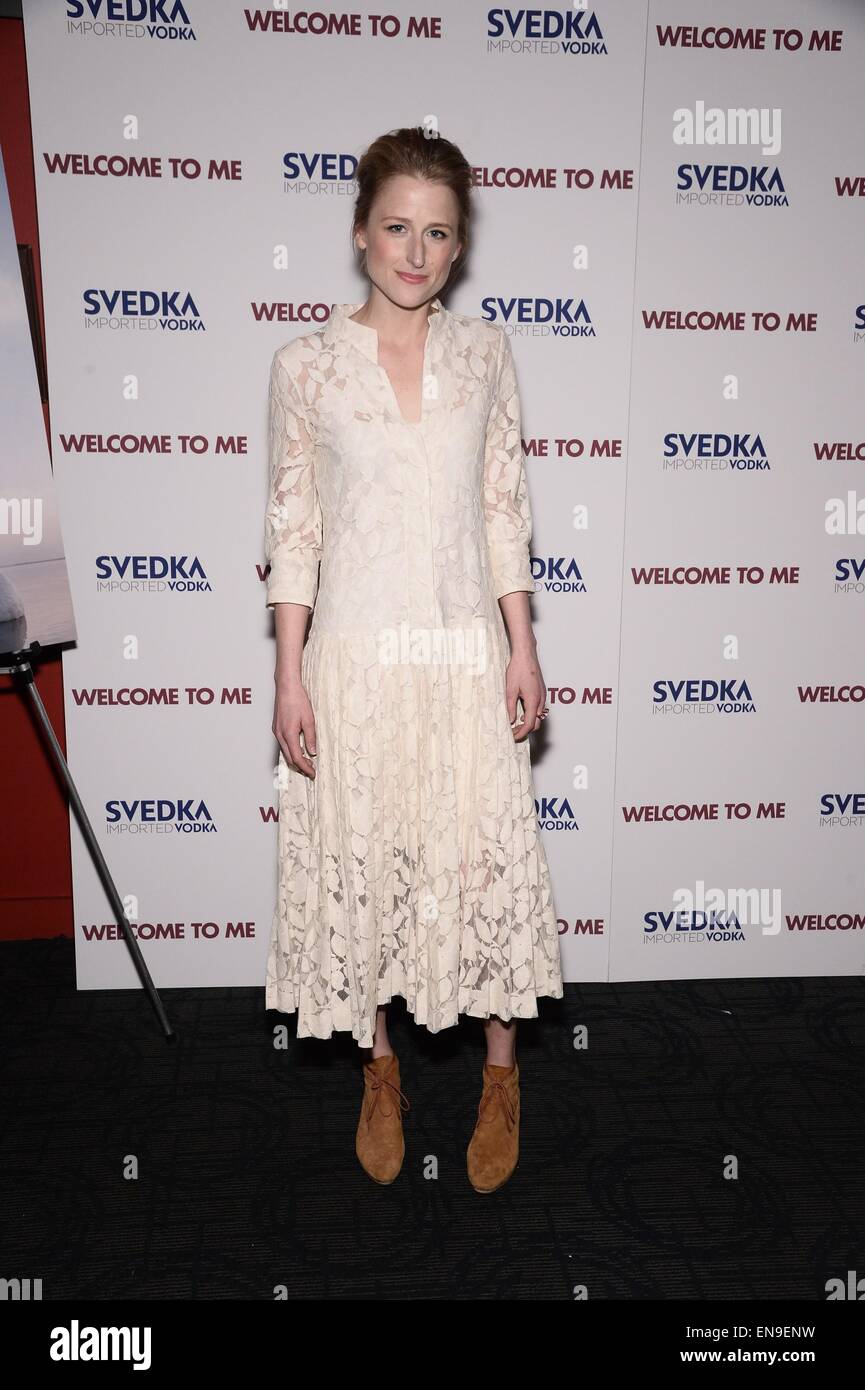 New York, NY, STATI UNITI D'AMERICA. 29 apr, 2015. Mamie Gummer presso gli arrivi per il benvenuto a me Premiere, Sunshine Landmark Cinema, New York, NY, 29 aprile 2015. Credito: Eli Winston/Everett raccolta/Alamy Live News Foto Stock