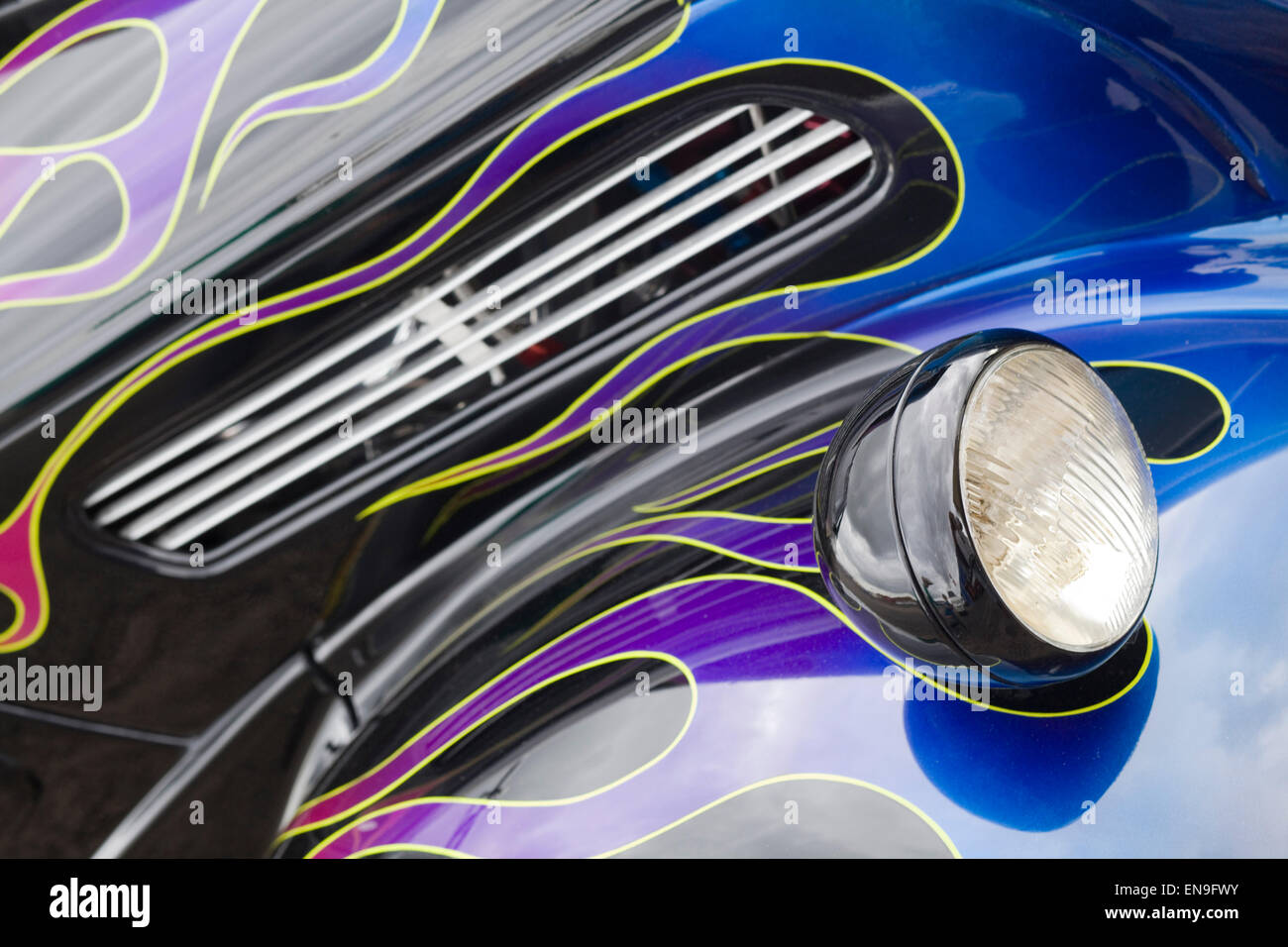 Griglia anteriore su un American personalizzati di Hot Rod Foto Stock