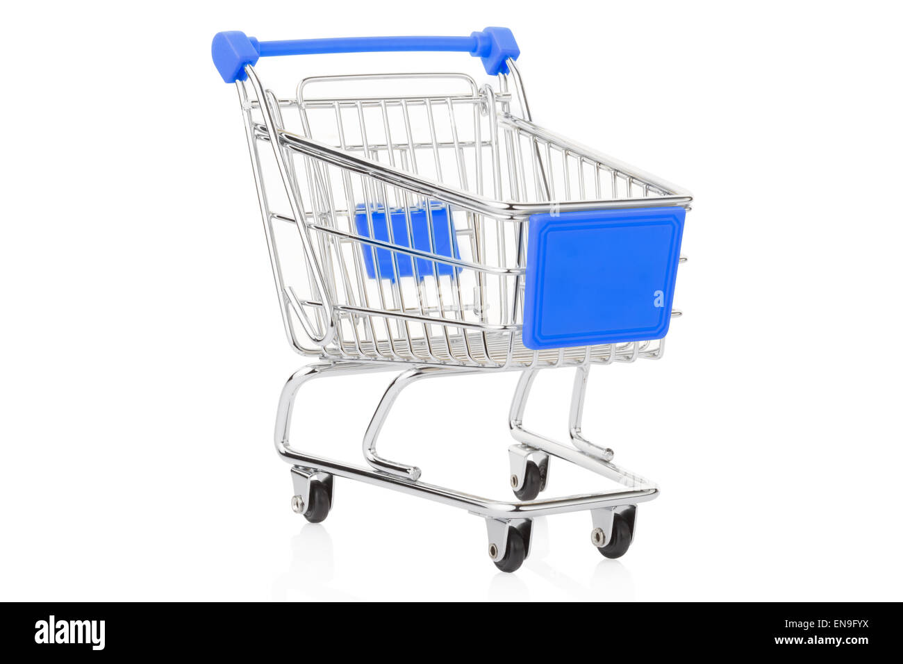 Blue Carrello spesa isolato su bianco, percorso di clipping incluso Foto Stock
