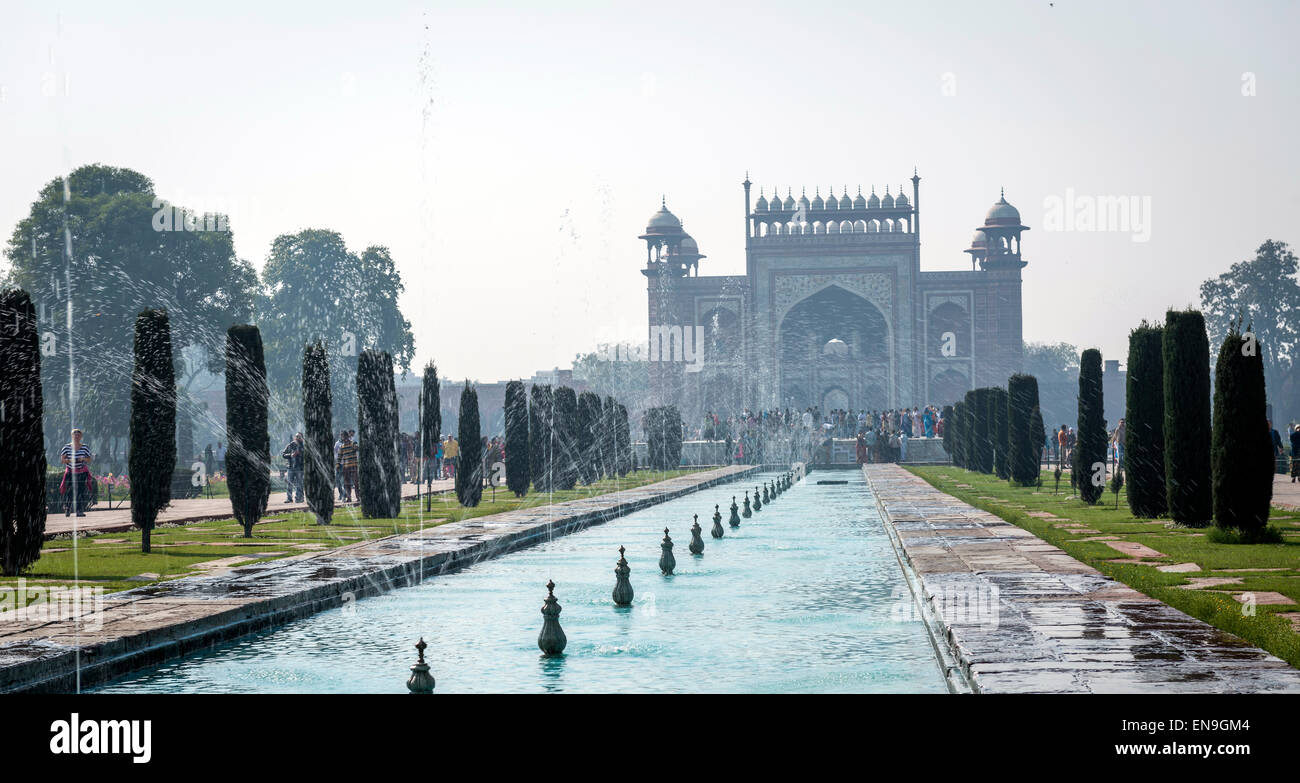 L'ingresso sud del Taj Mahal, Agra, India Foto Stock