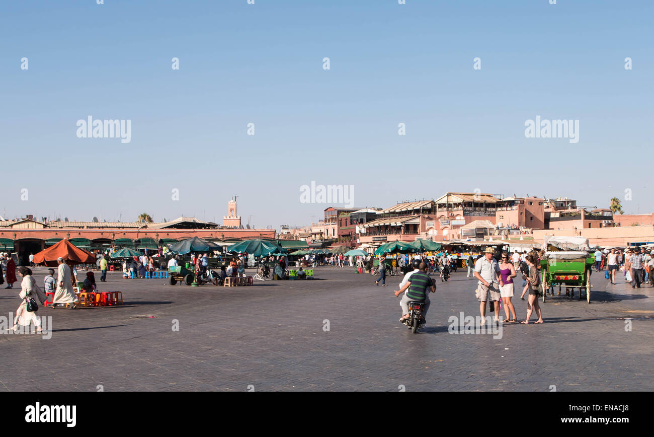 Souk di Marrakech nella vecchia Medina della città Foto Stock
