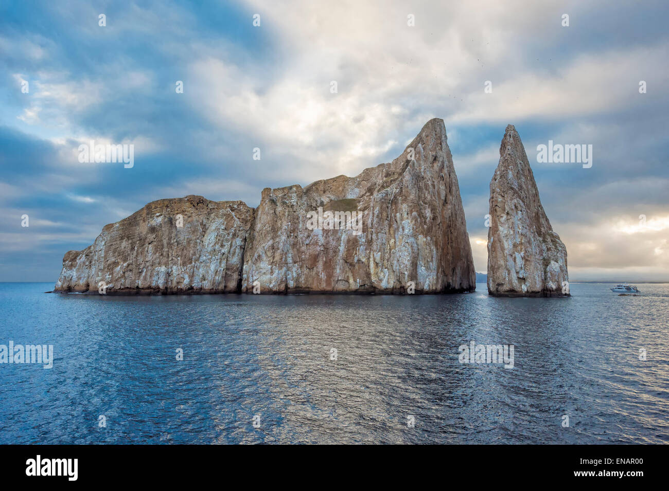 Kicker Rock o Roca Leon Dormido, San Cristobal Island, Galapagos, Ecuador, Patrimonio Mondiale dell Unesco Foto Stock