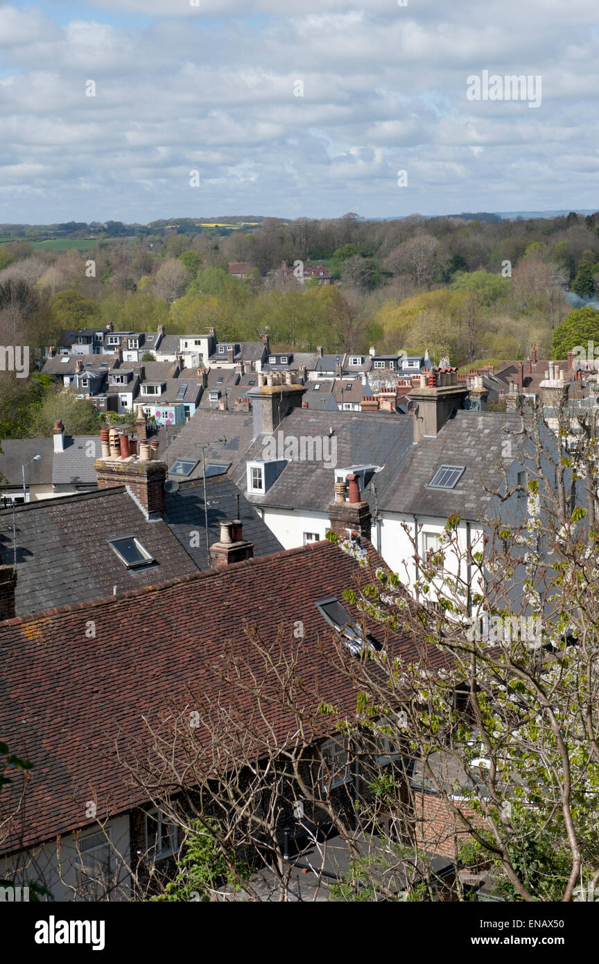 Vista di Lewes, East Sussex sui tetti Foto Stock