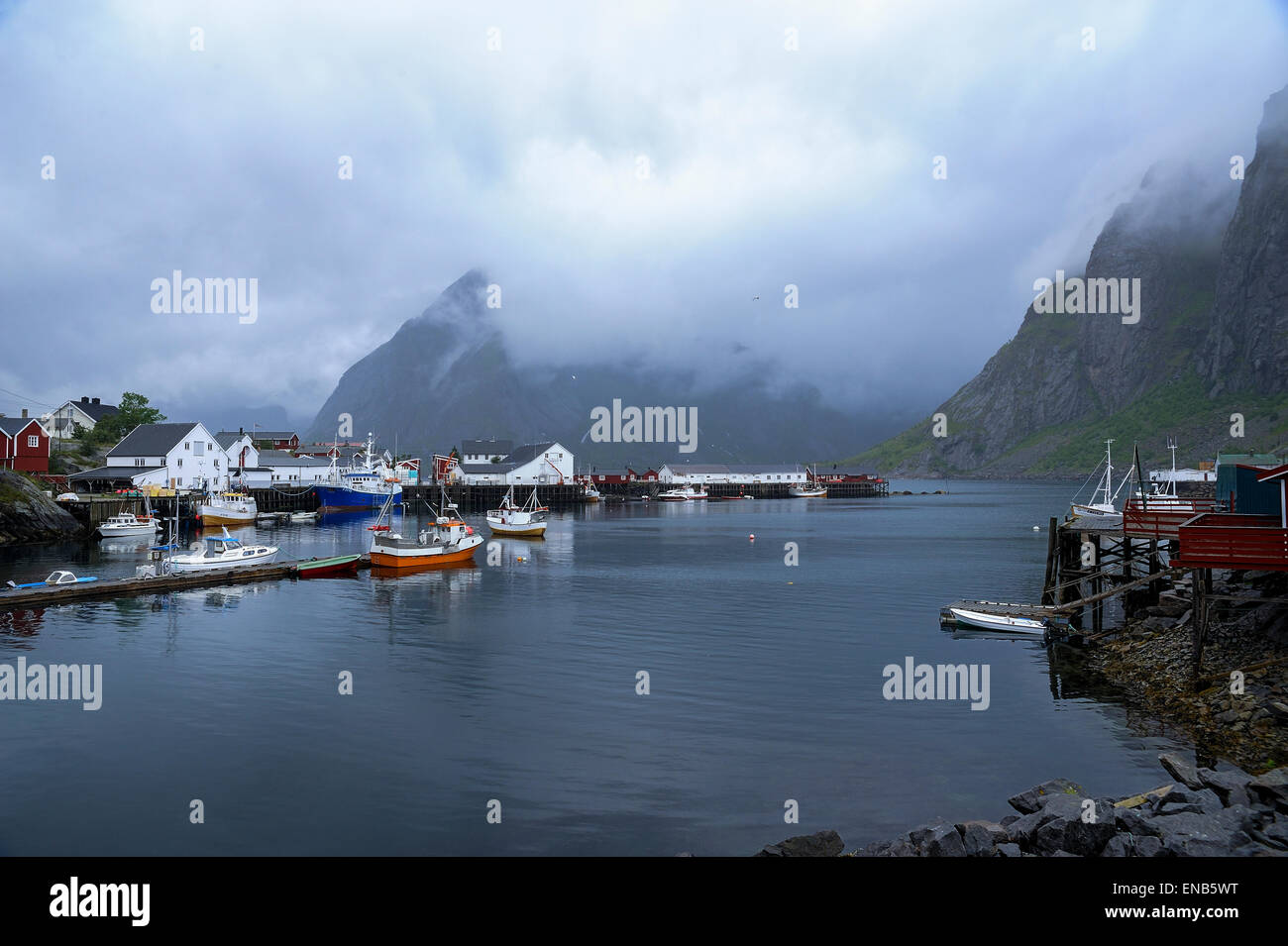 Panorama da rainy Lofoten, Norvegia Foto Stock
