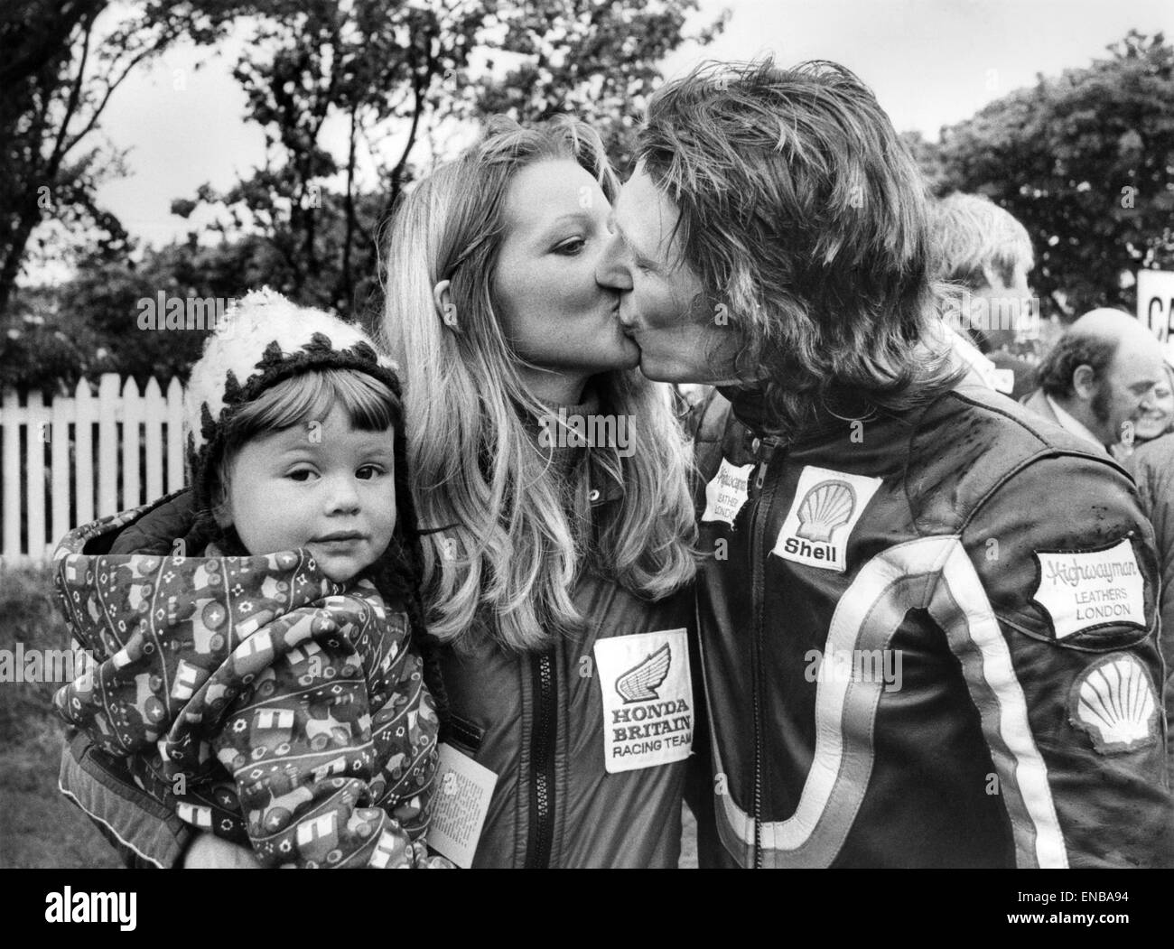 Charlie Williams e famiglia, all'International Isola di Man gare TT, 13 giugno 1977. *** Caption locale *** ( Foto Stock