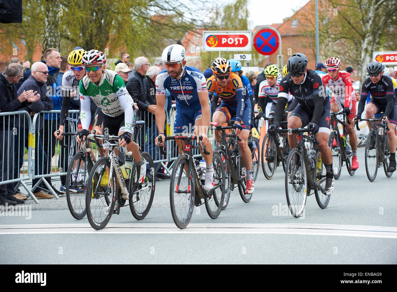 Viborg, Danimarca. Il 1 maggio, 2015. Gara ciclistica internazionale (UCI 1.2) Team ColoQuick Banca Jutlander TREFOR - Blu acqua Credito: Brian Bjeldbak/Alamy Live News Foto Stock