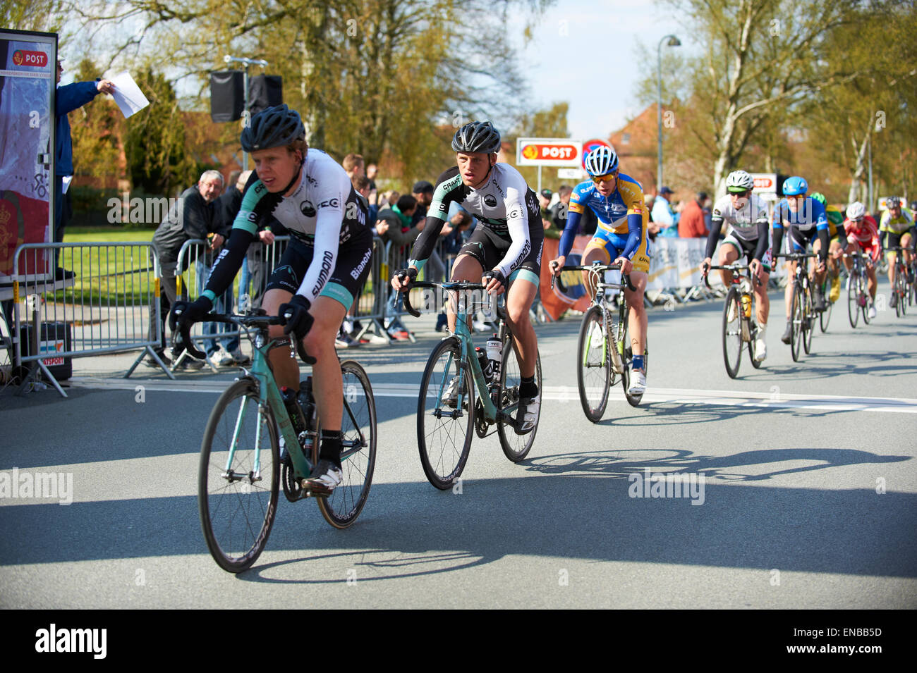 Viborg, Danimarca. Il 1 maggio, 2015. Gara ciclistica internazionale (UCI 1.2) Team Tre Berg - Bianchi Credito: Brian Bjeldbak/Alamy Live News Foto Stock
