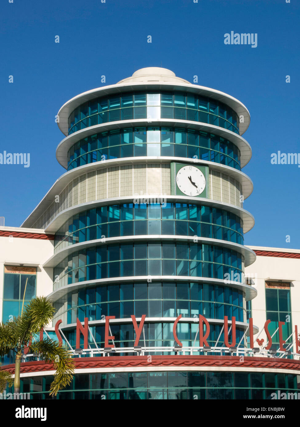 La Disney Cruise Ship Terminal a Cape Canaveral Florida FL Foto Stock