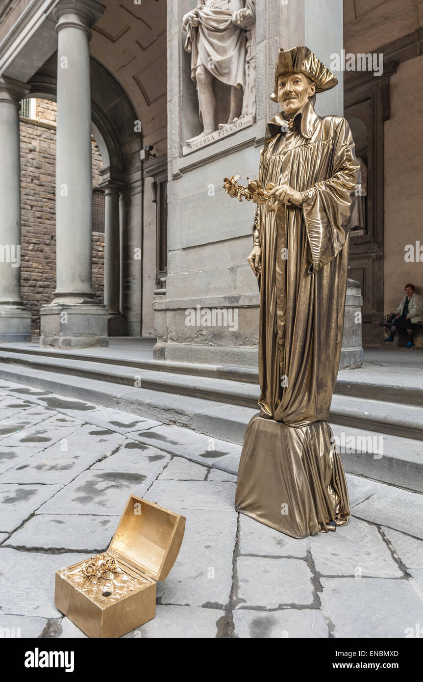 Maschio italiano street performer in Piazza della Signoria, Firenze, Italia Foto Stock
