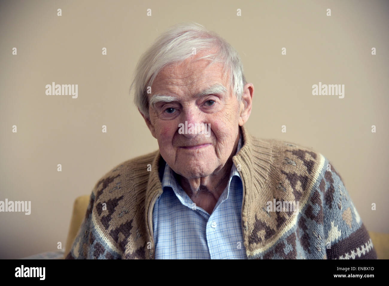 San Pietroburgo, Russia. Xix Apr, 2015. Autore russo Daniil Granin durante un'intervista a San Pietroburgo, Russia, 19 aprile 2015. Foto: Ulf MAUDER/dpa/Alamy Live News Foto Stock