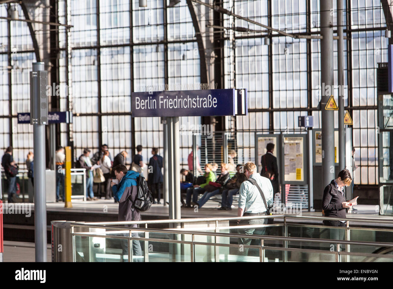 Berlino, Friedrichstrasse terminal del treno Foto Stock