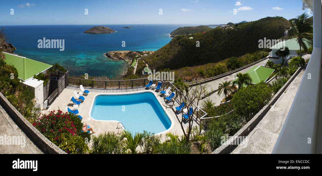 St Barth, St. Barths, Saint-Barthélemy, French West Indies, Antille Francesi: vie di una piscina e il Mare dei Caraibi Foto Stock