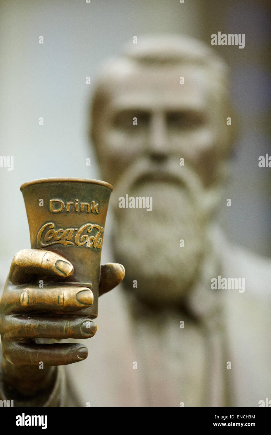 'Centro città Atlanta in Georga USA statua in bronzo di John Stith Pemberton Luglio 1831 - Agosto 1888 era un farmacista americano ed è Foto Stock