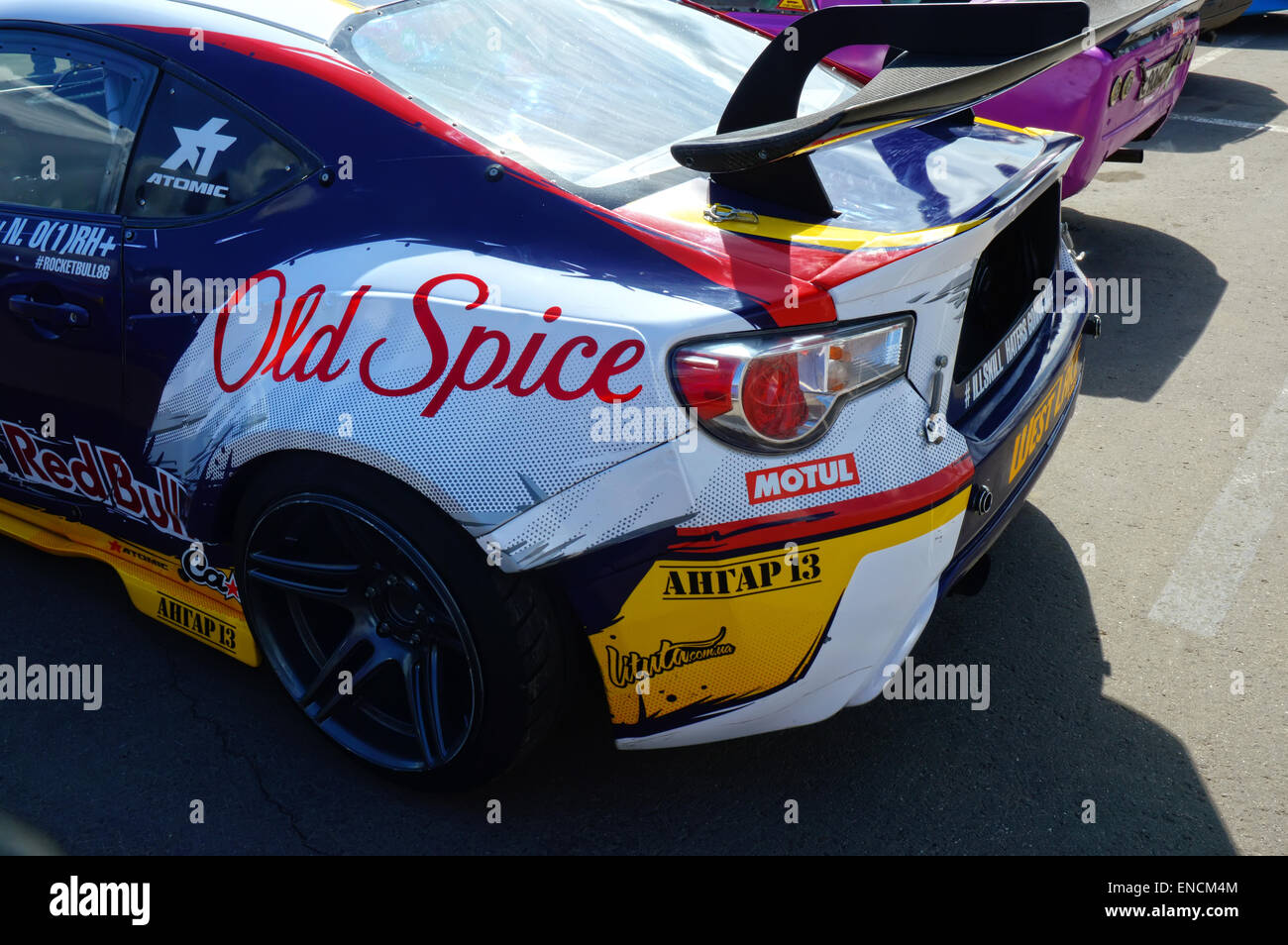 Racing car Mosca Nikita Shikova famoso drifter e sua Rocket Bull 86 Tuning Show 2015 russo serie di deriva Foto Stock