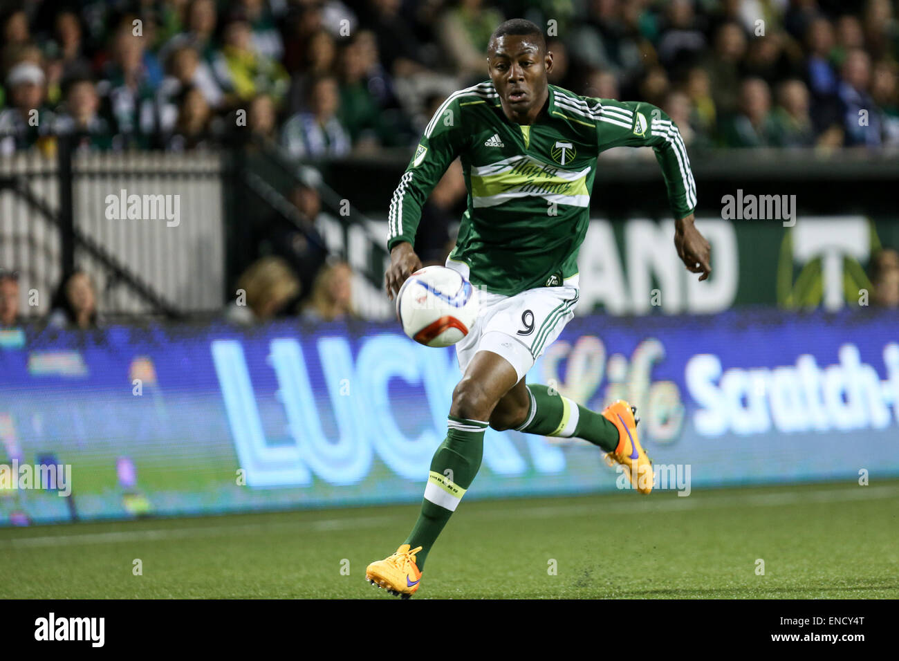 2 maggio 2015 - FANENDO ADI (9) controlla la sfera. Il Portland legnami FC ha ospitato il Vancouver Whitecaps FC a Providence Park il 2 maggio 2015. Credito: David Blair/ZUMA filo/Alamy Live News Foto Stock