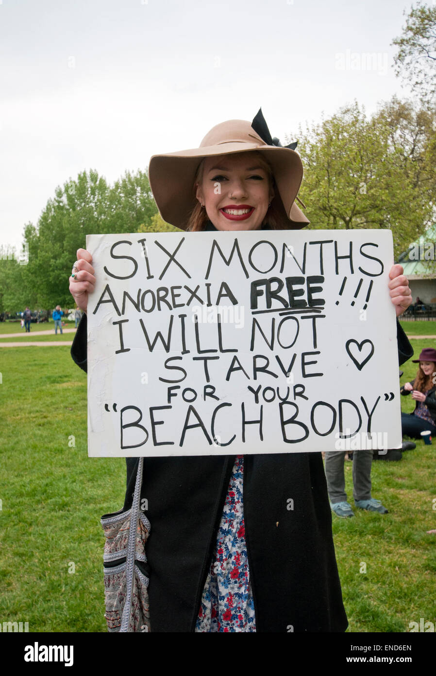 Protesta in Hyde Park contro la proteina mondi corpo sulla spiaggia pronto annuncio della metropolitana sabato 2 maggio 2015 Foto Stock