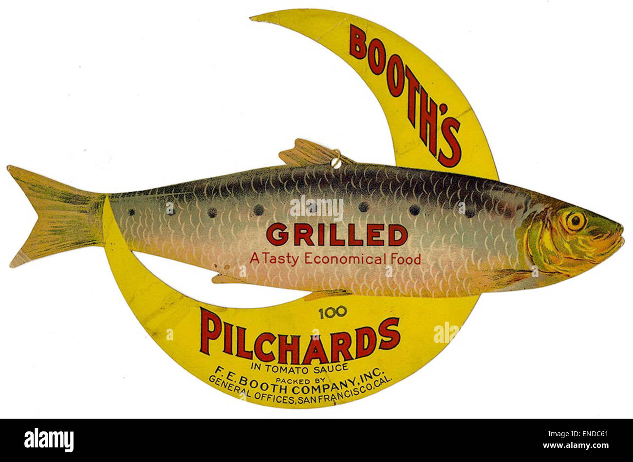 Questa pubblicità vintage per i pilchards di Booth in salsa di pomodoro mostra il marchio di un popolare prodotto alimentare in scatola. L'annuncio è stato stampato da Lehmann Printing and Lithographing Co., riflettendo le tecniche pubblicitarie della metà del XX secolo. Foto Stock