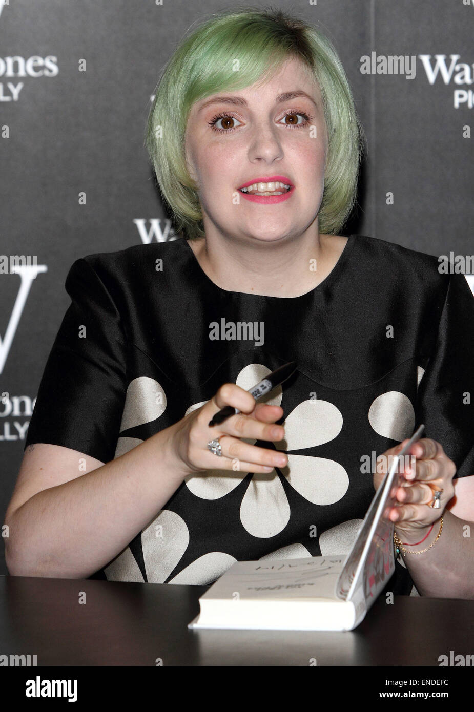 Lena Dunham lancia il suo nuovo libro "Non che tipo di ragazza' a Waterstones Piccadilly, Londra dotata: Lena Dunham dove: Londra, Regno Unito quando: 29 Ott 2014 Foto Stock