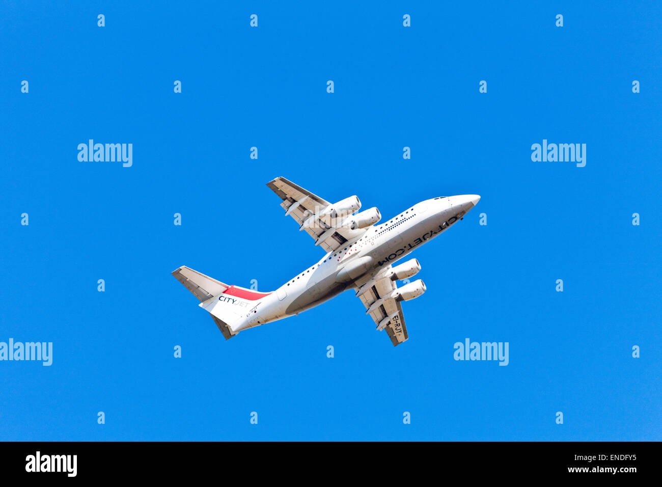 Piano di CityJet ( British Aerospace Avro RJ85 / BAe 146 ) nel cielo Foto Stock