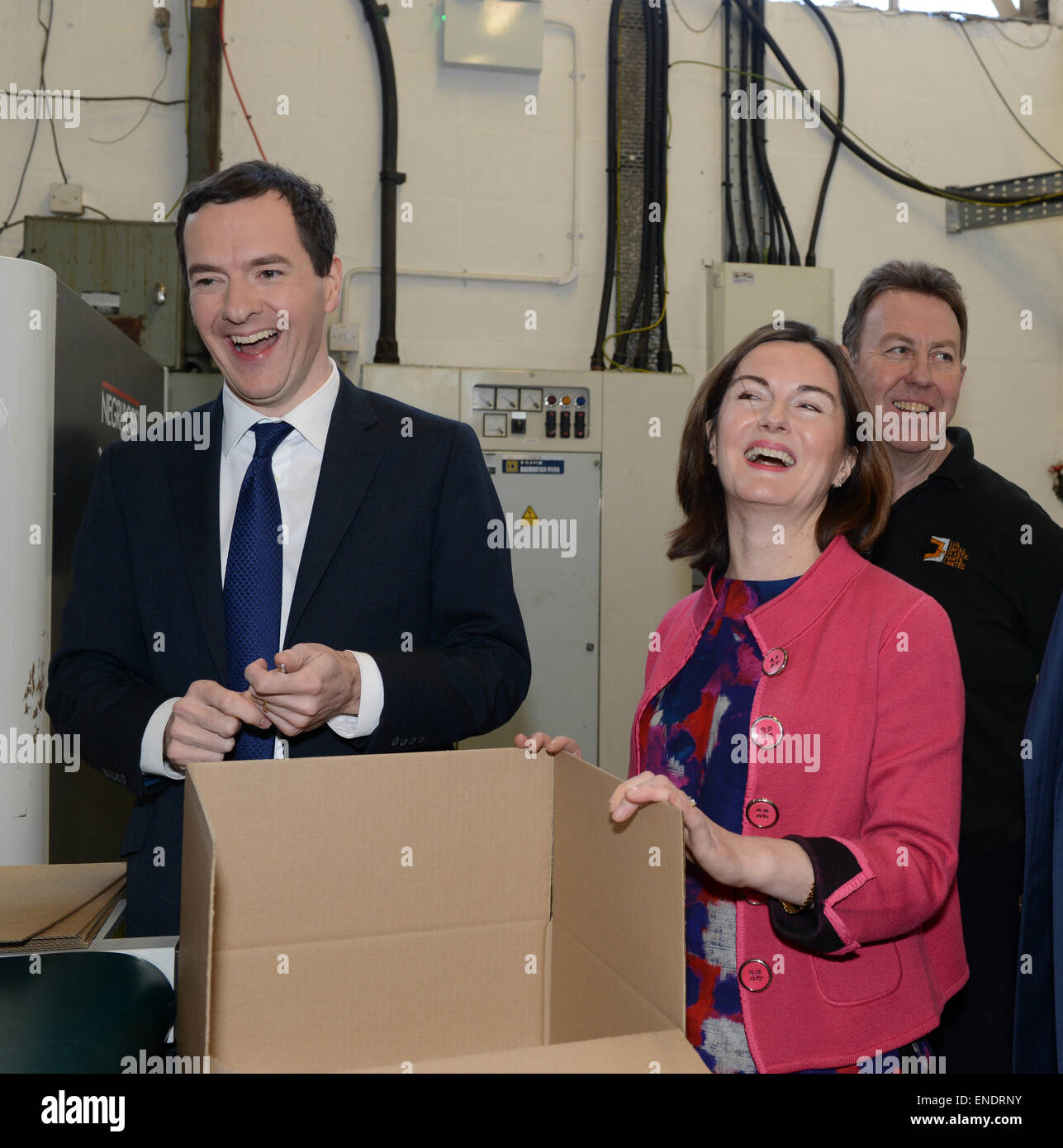 Lucy Allan il Telford candidato conservatore con il cancelliere George Osborne Foto Stock