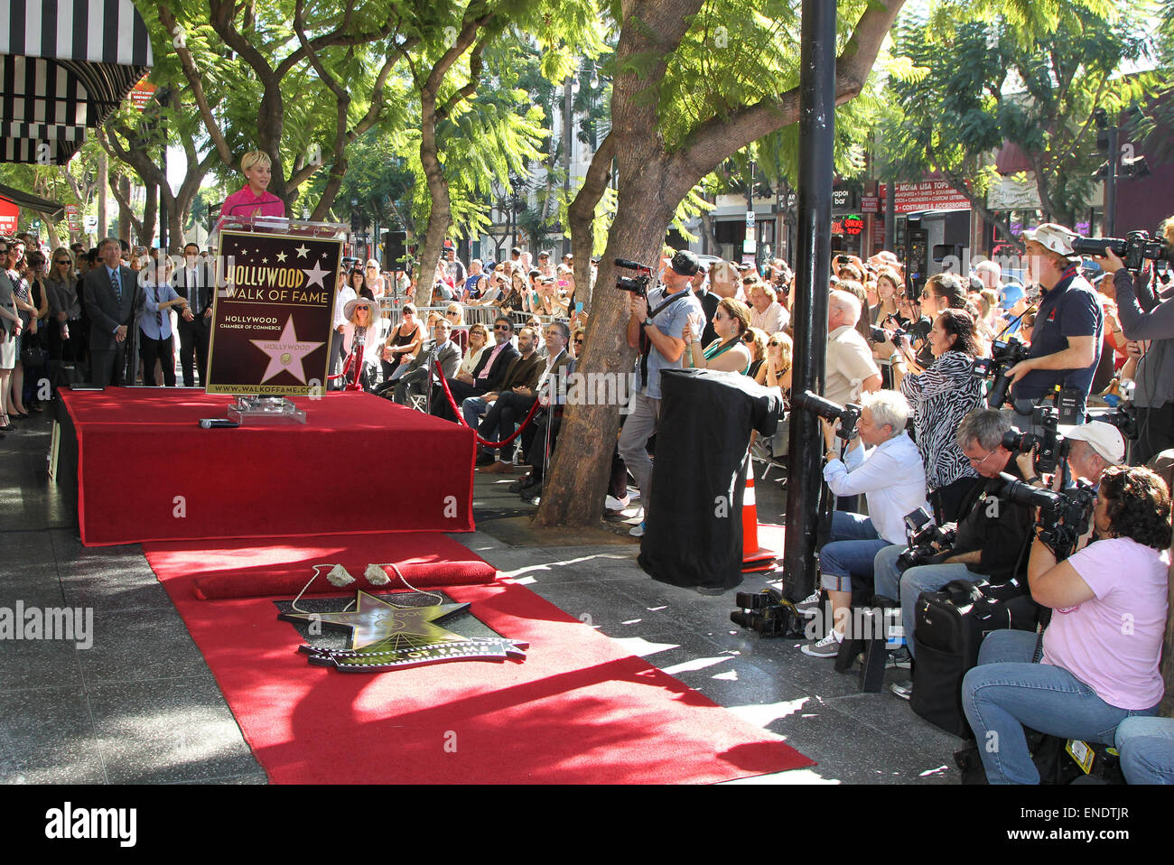 Kaley Cuoco premiato con una stella sulla Hollywood Walk of Fame dotate: atmosfera dove: Hollywood, California, Stati Uniti quando: 29 Ott 2014 Foto Stock