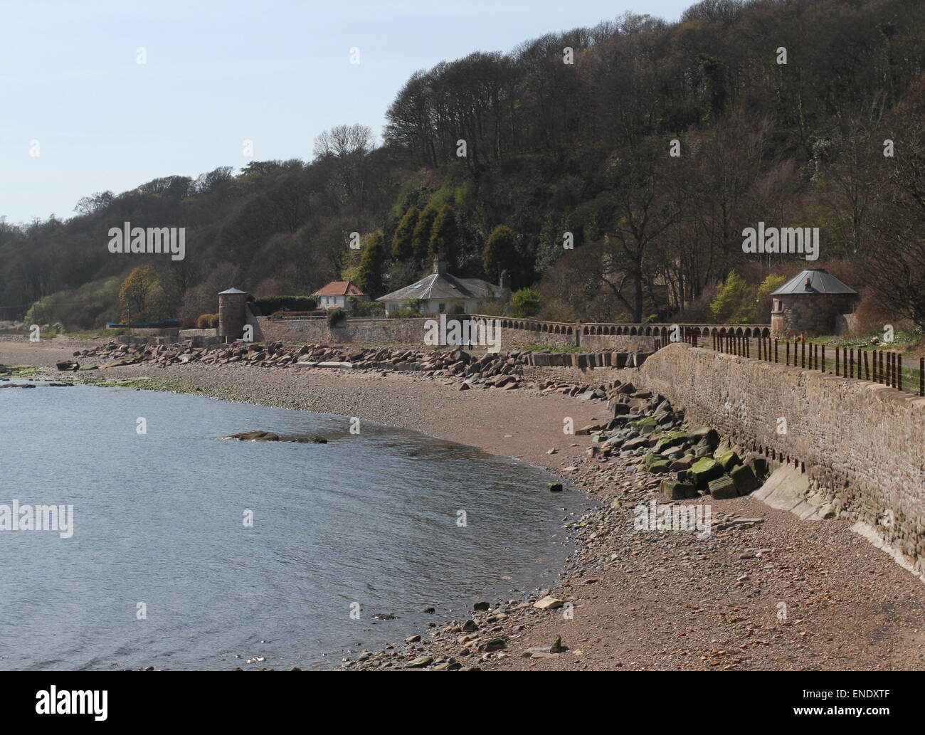 Giardini della cappella casa in Fife sentiero costiero Scozia Aprile 2015 Foto Stock