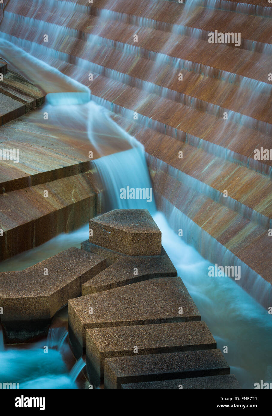 Il Fort Worth giardini d'acqua, costruito nel 1974, è situato sul lato sud del centro di Fort Worth, Texas Foto Stock