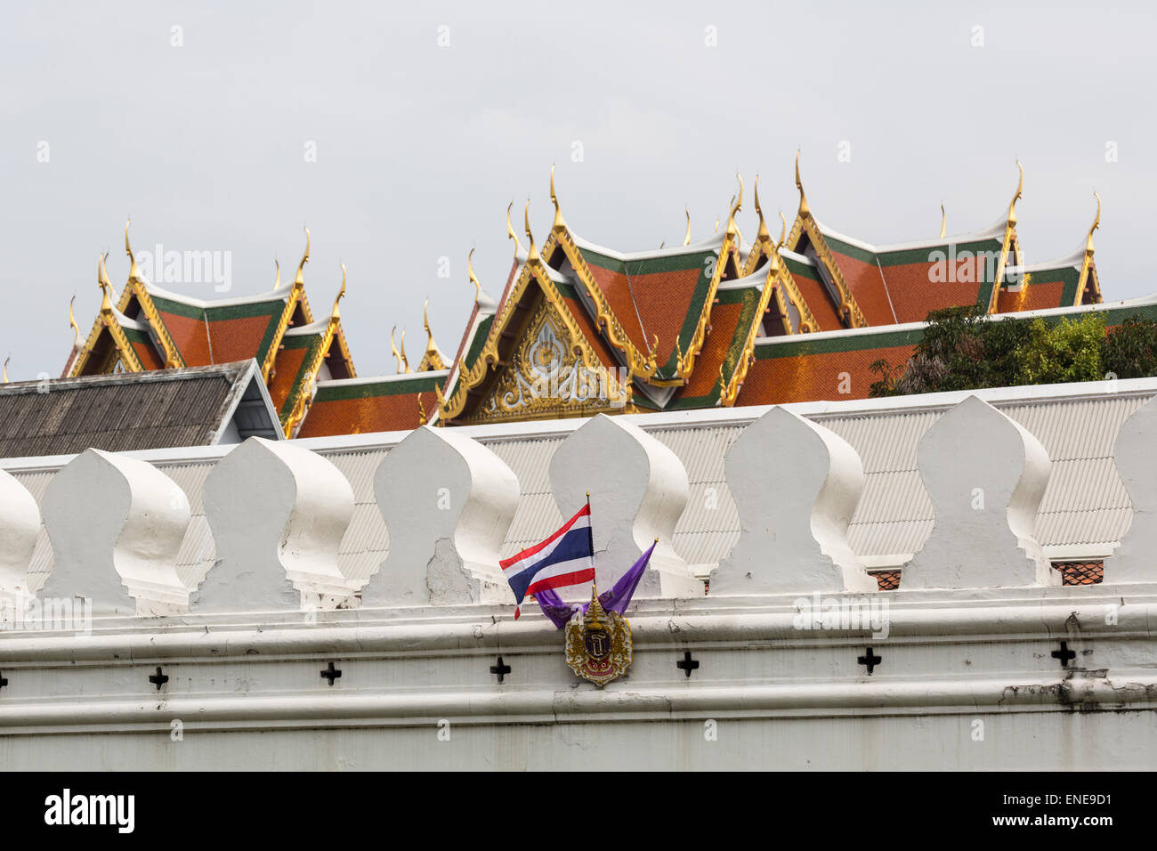 Il Grand Palace tetti sulle parete perimetrale, Bangkok, Thailandia, Asia Foto Stock