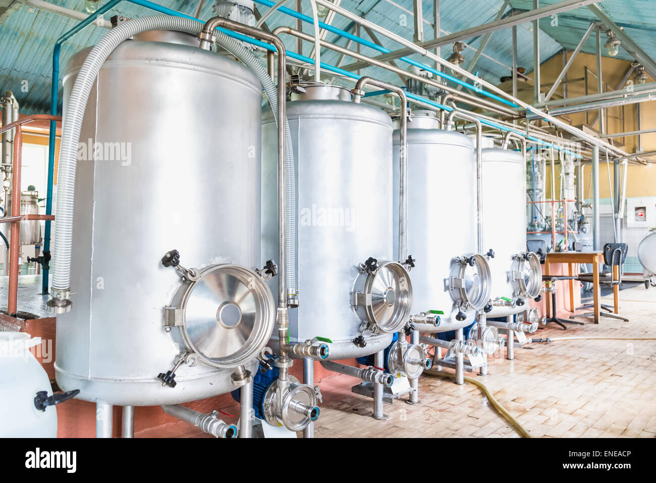 Equipaggiamento del serbatoio. E farmaceutica industria chimica. Fabbricazione su impianto Foto Stock