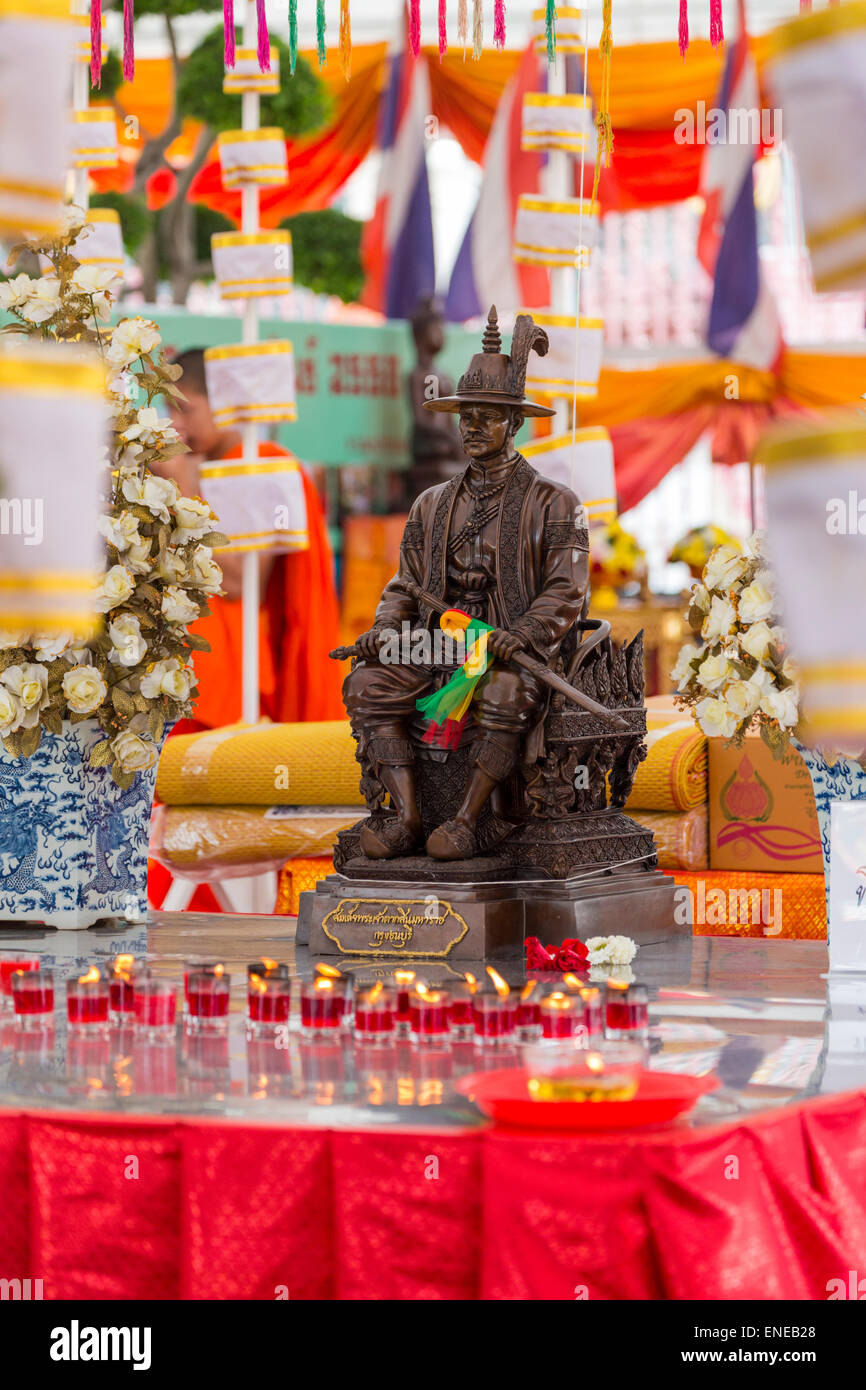 Capodanno buddhista della celebrazione, Wat Arun, Bangkok, Thailandia, Asia Foto Stock