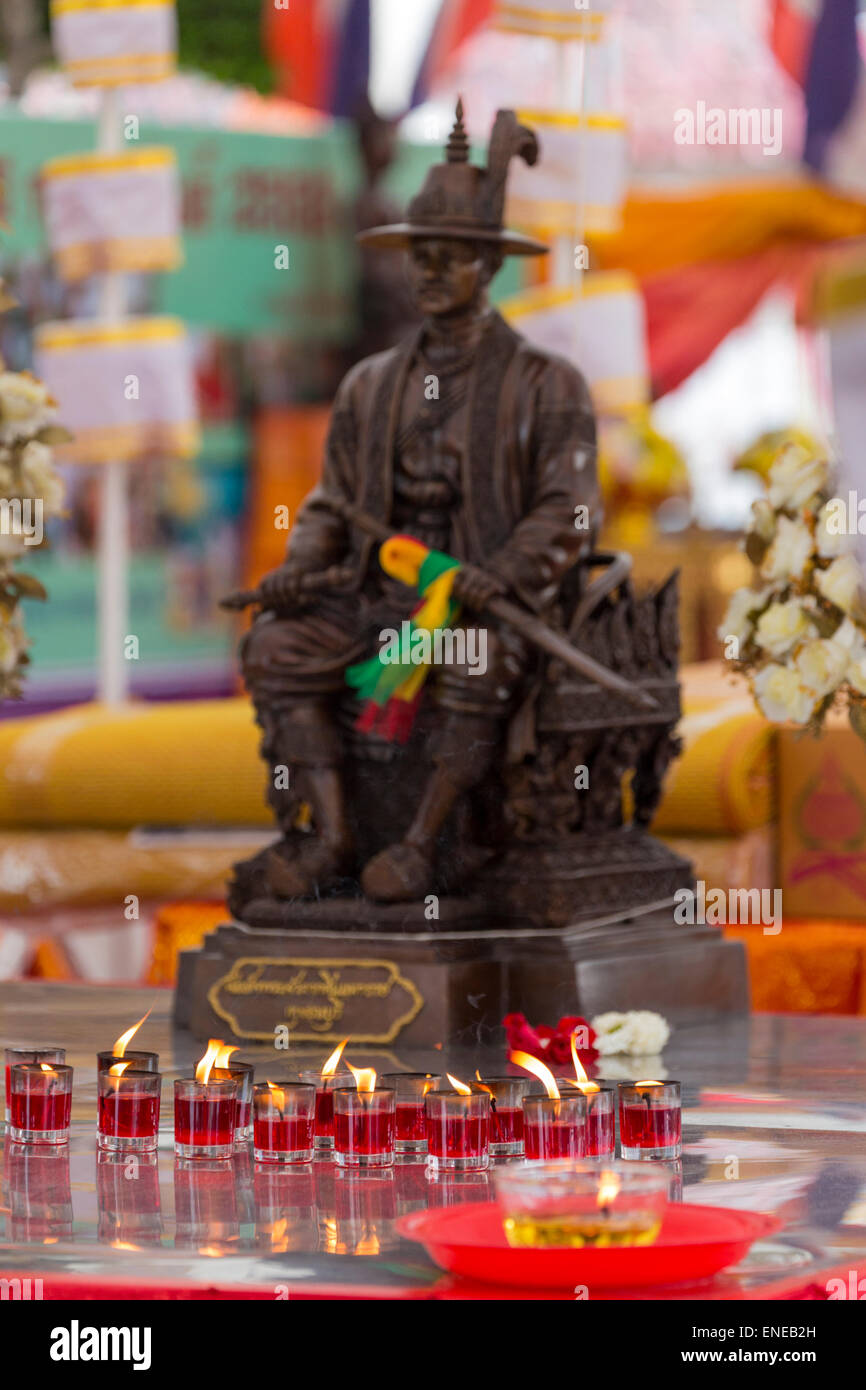 Capodanno buddhista della celebrazione, Wat Arun, Bangkok, Thailandia, Asia Foto Stock