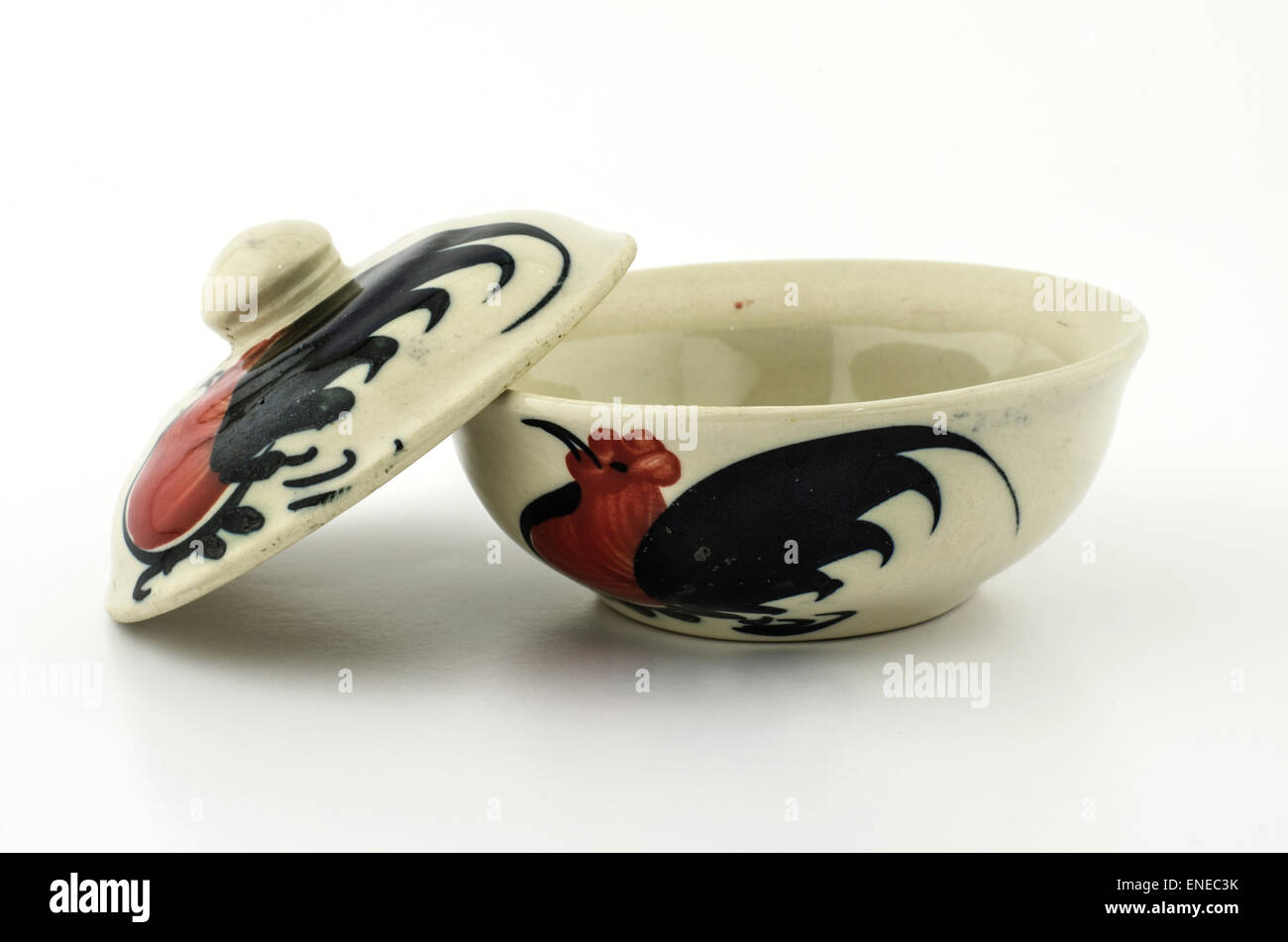 Nord tailandese ciotola Gallo isolato su sfondo bianco Foto Stock