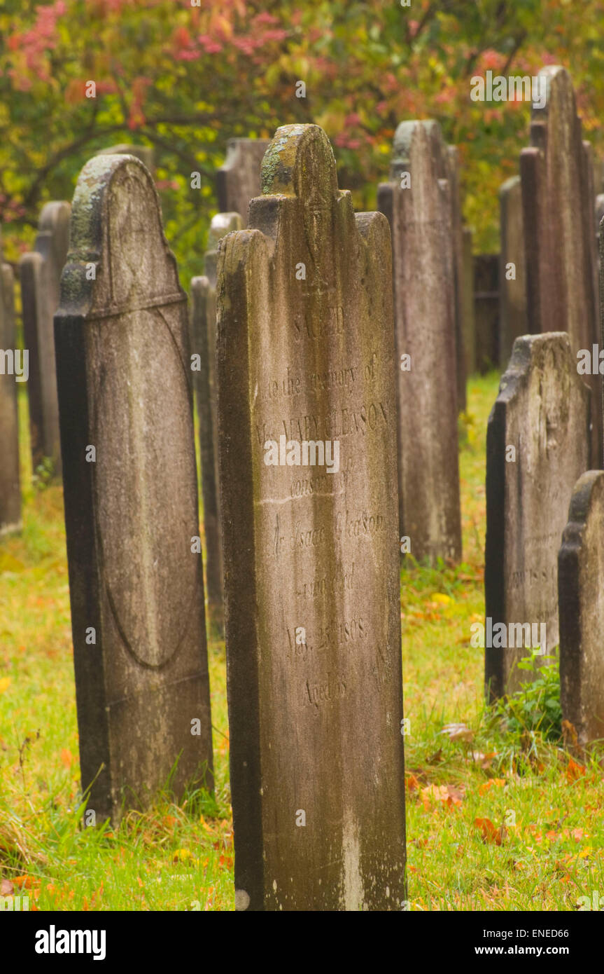CT06192 pietra tombale, Memento Mori di seppellimento di massa, Farmington, Connecticut Foto Stock