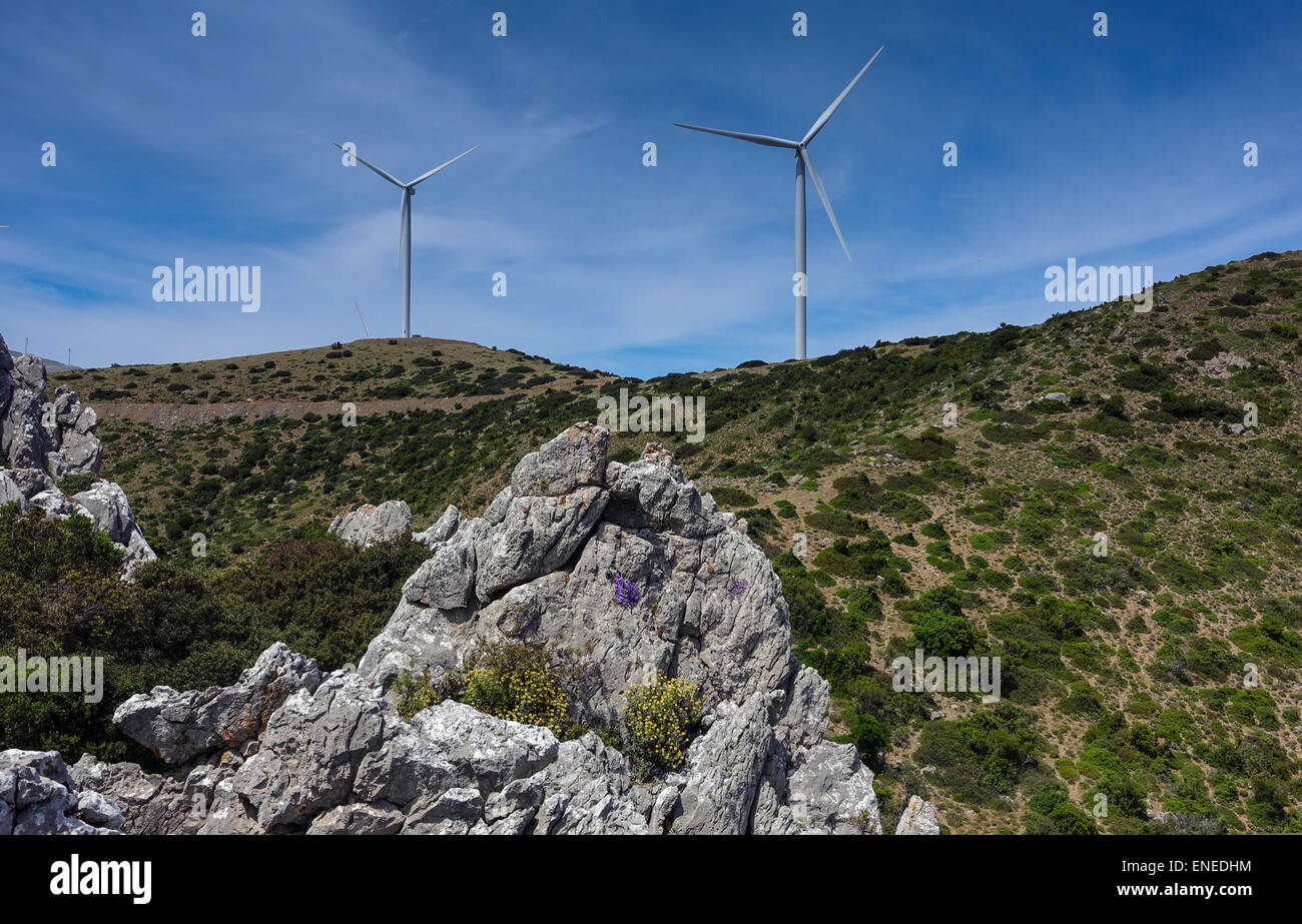 Le turbine eoliche sulla cresta della montagna, Peloponneso, Grecia Foto Stock