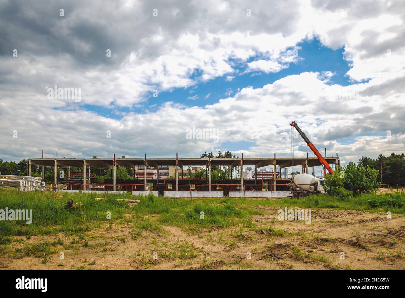 Edificio in costruzione sul sito di costruzione Foto Stock