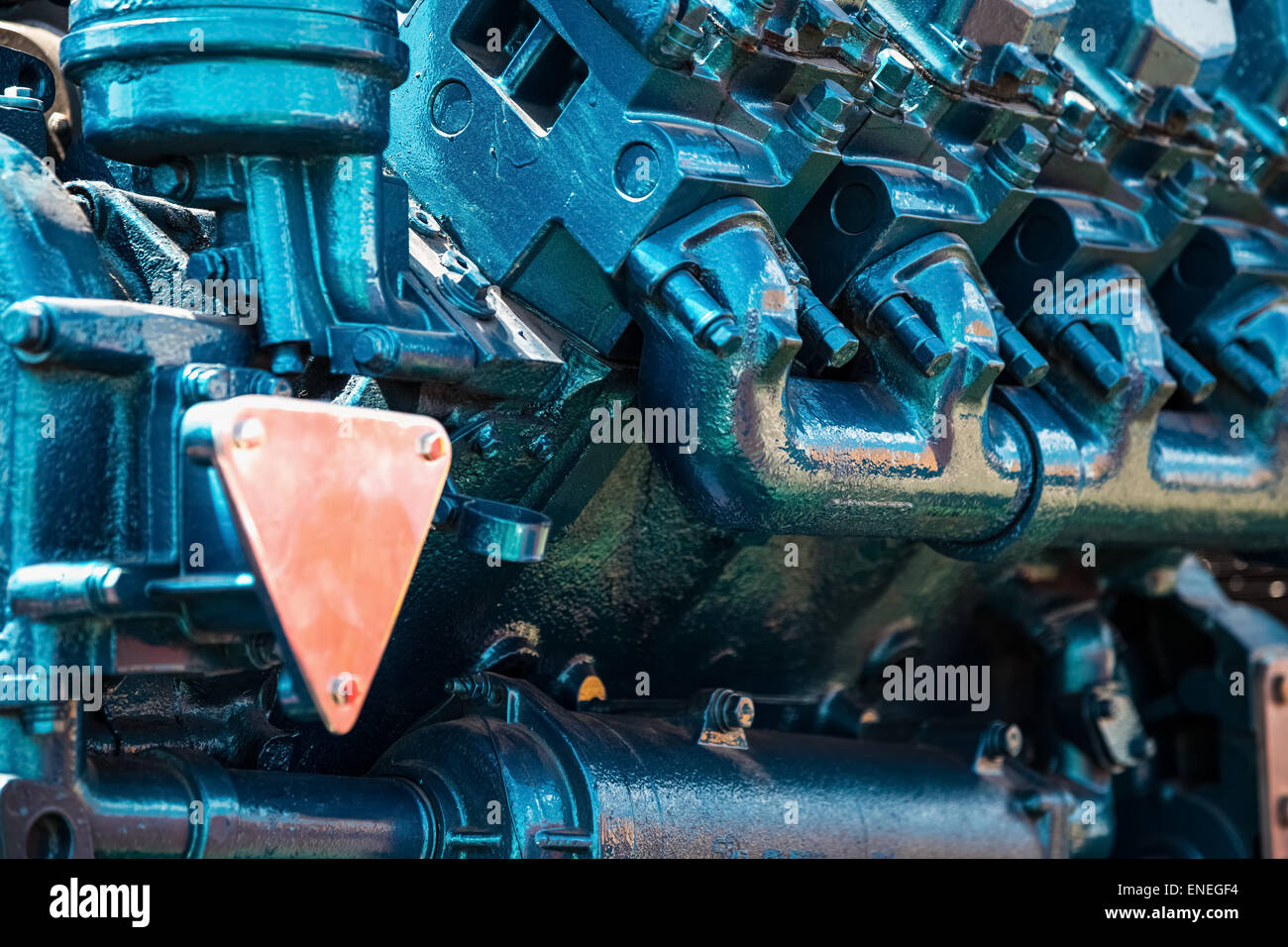 Il motore del trattore closeup agricoltura industria meccanica. Messa a fuoco selettiva di immagine Foto Stock