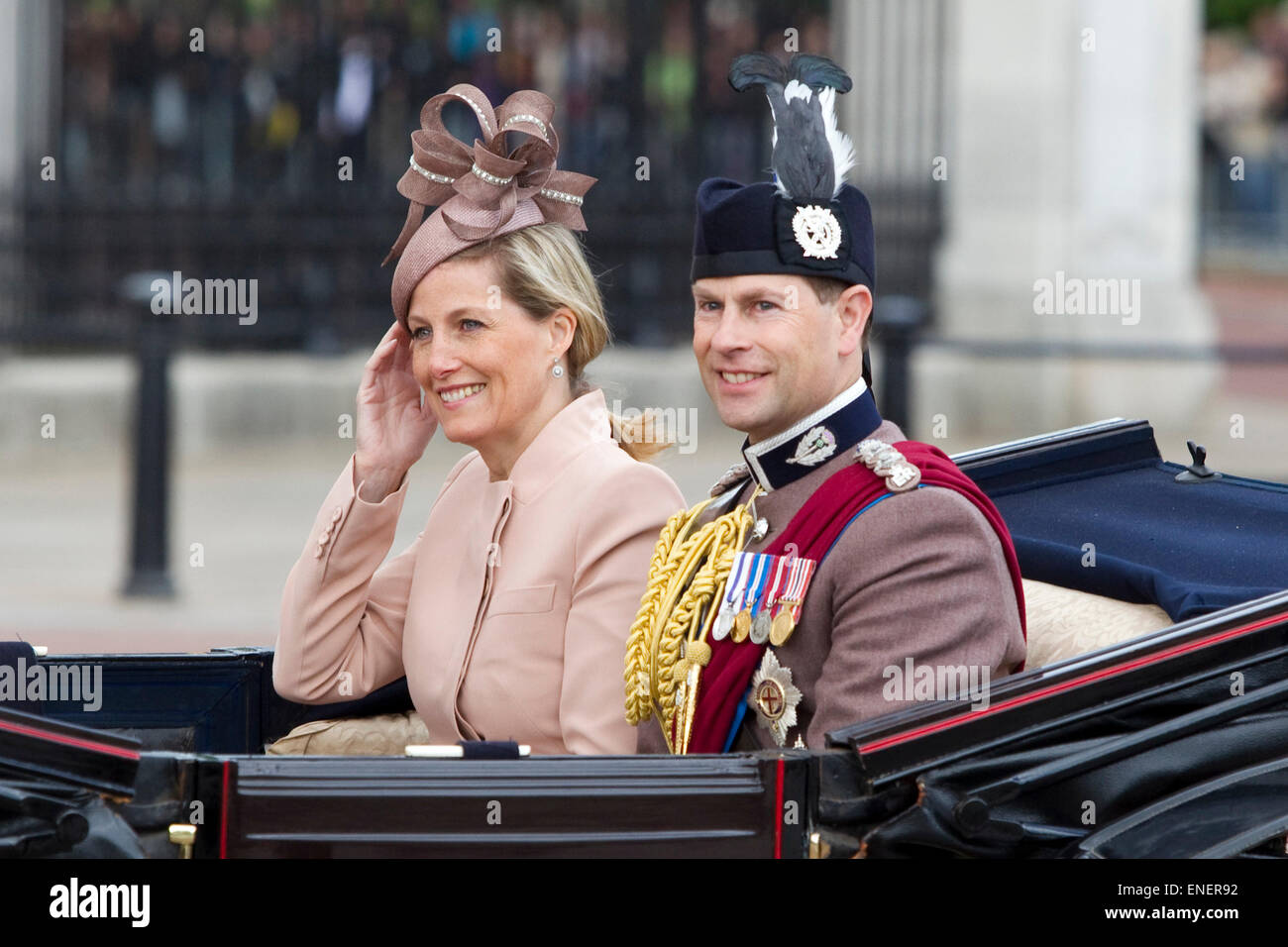 Prince Edward e Sophie, Contessa di Wessex al trooping la parata di colori per la Sua Maestà la regina il compleanno fuori Buckingham Palace a Londra. Foto Stock