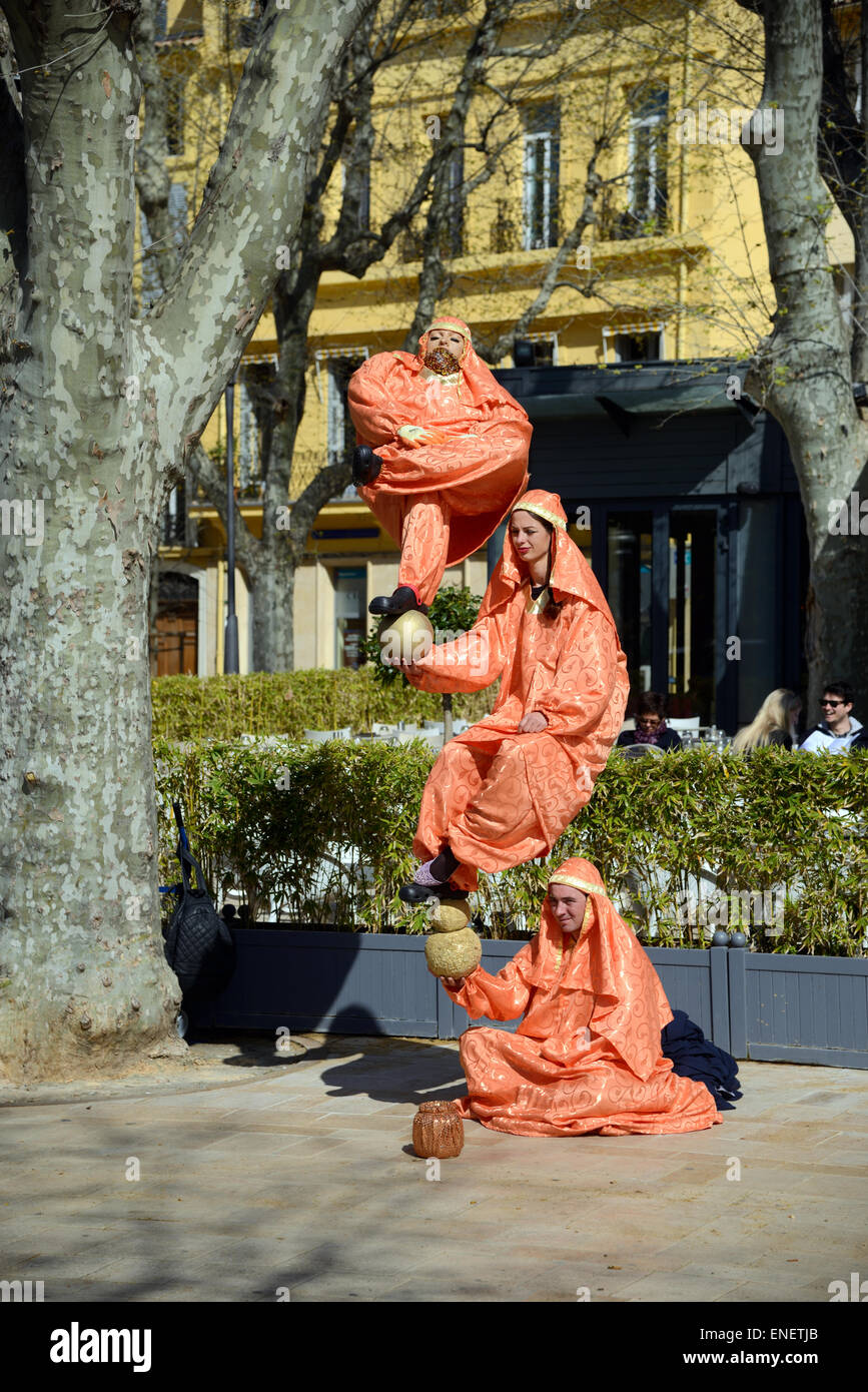 Scultura vivente, Street Performer, artista di strada o di teatro di strada in Aix-en-Provence Provence Francia Foto Stock