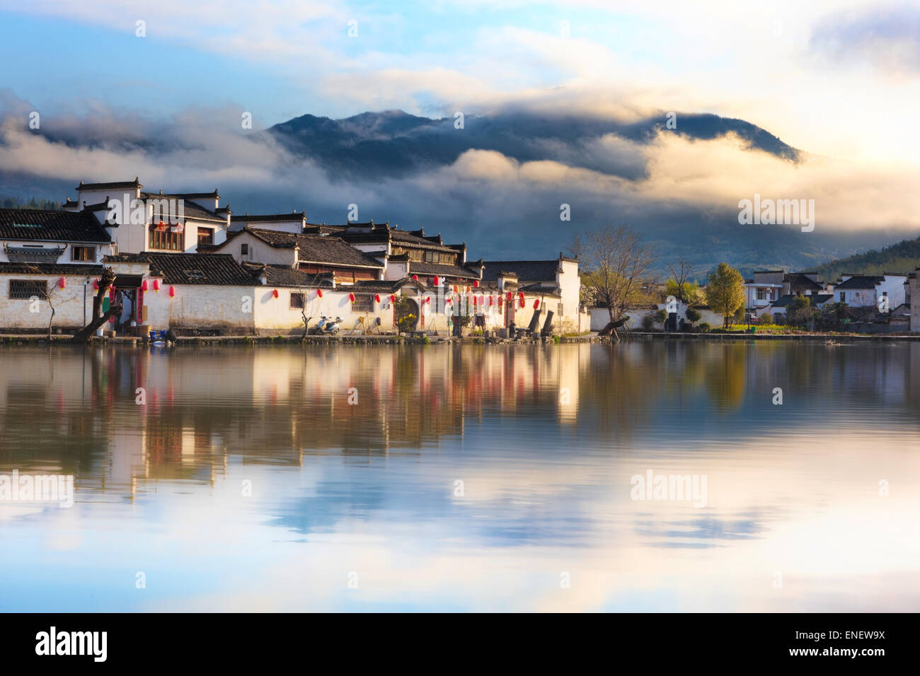 Il cinese antico borgo, Hongcun.che si trova ai piedi del sud-ovest del Monte Huangshan. Foto Stock