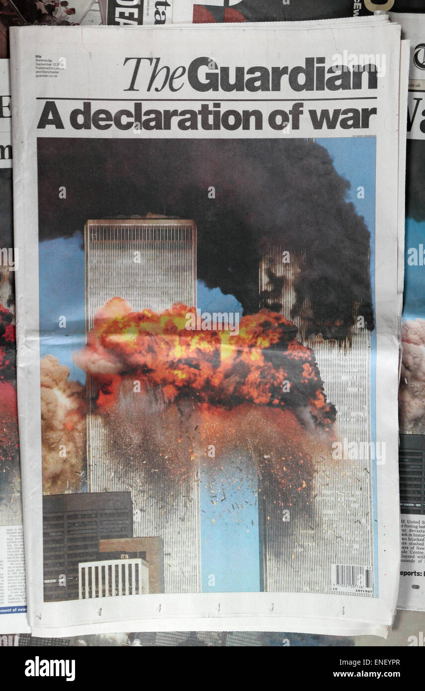 Il quotidiano The Guardian, un giornale britannico, in seguito agli attacchi terroristici contro gli Stati Uniti dell'11 settembre 2001. Foto Stock
