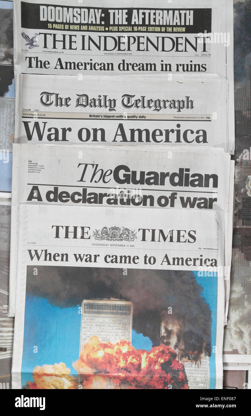 Giornali Britannici in seguito agli attacchi terroristici contro gli Stati Uniti dell'11 settembre 2001. Foto Stock