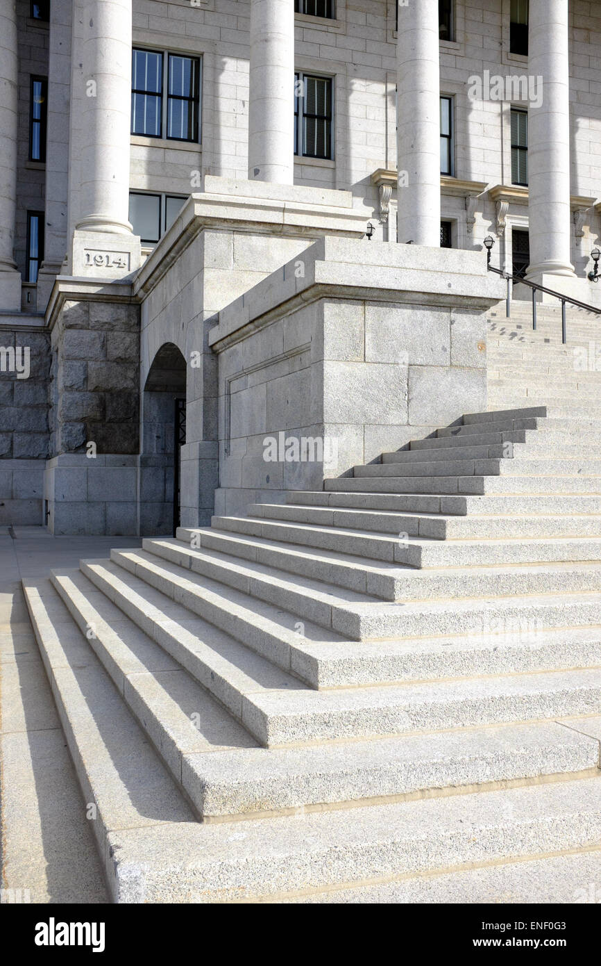 Le scale conducono alla Utah State Capitol Building a Salt Lake City, Utah, Stati Uniti d'America Foto Stock