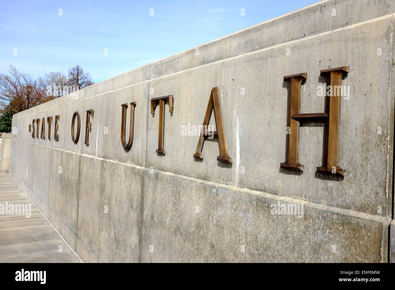 'State dello Utah' lettere sulla parete di fronte la Utah State Capitol Building a Salt Lake City, Utah, Stati Uniti d'America Foto Stock