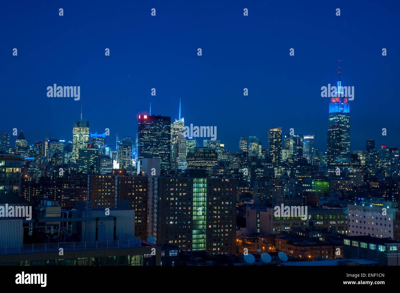 New York City, NY, STATI UNITI D'AMERICA, Panoramiche notturne, città vedute / dall'alto le città degli Stati Uniti dalla parte superiore, Skyline di Manhattan, Foto Stock