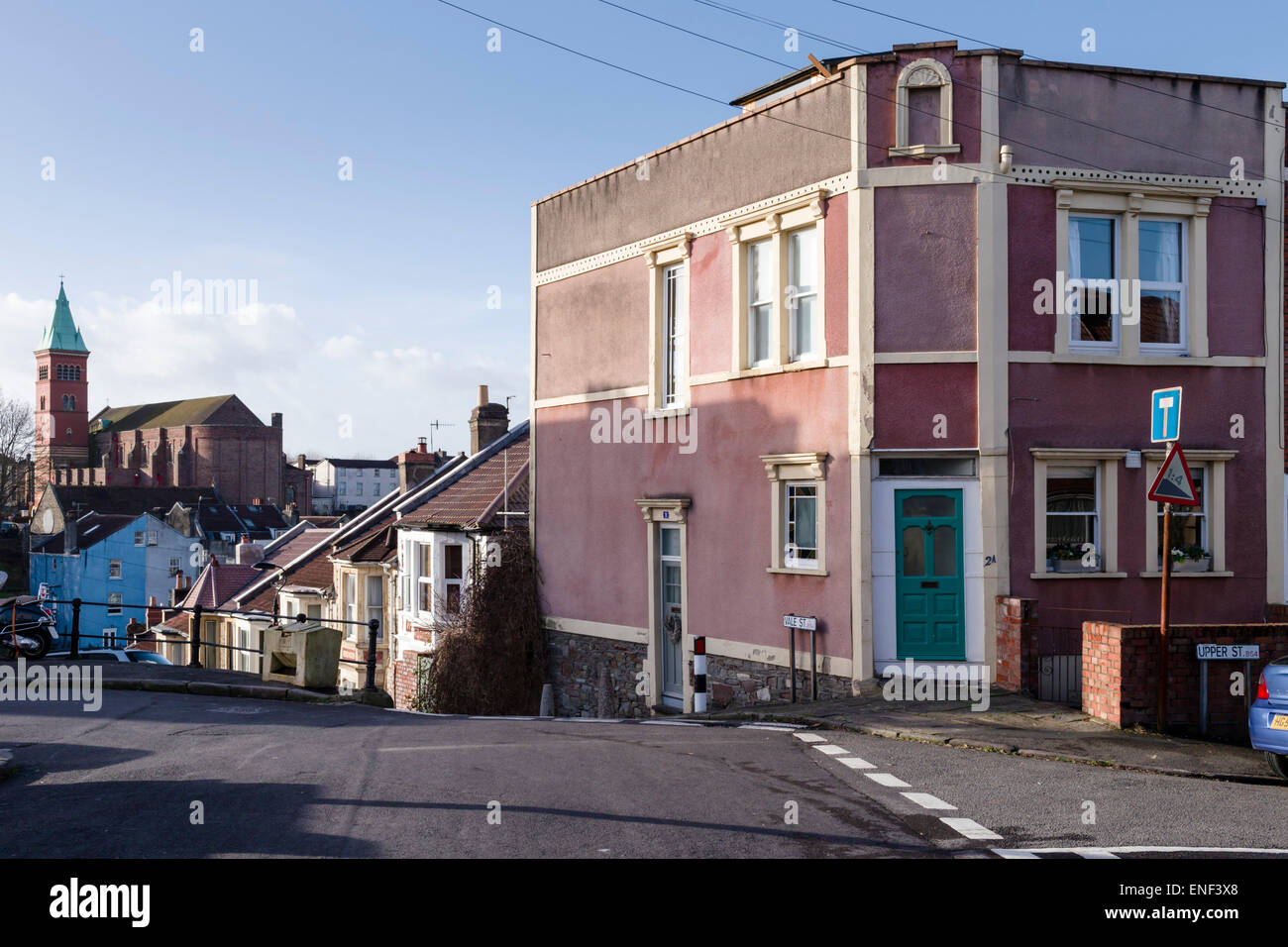 Una vista generale della zona Totterdown di Bristol and Victorian chiesa della Natività, Knowle. Foto Stock