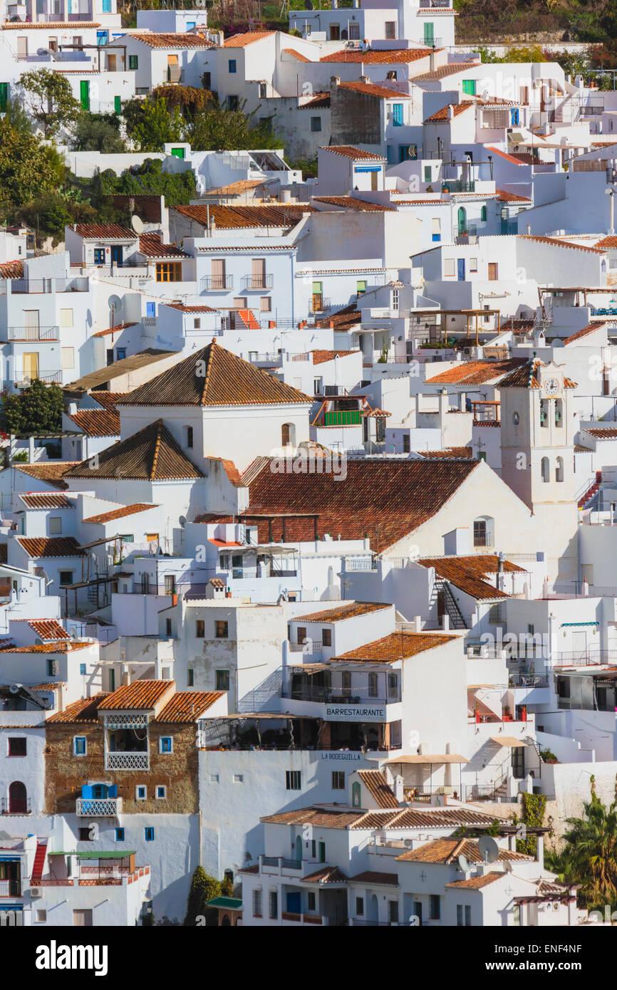 Frigiliana, provincia di Malaga, Axarquia Andalusia. Bianco tipico lavato città di montagna. Foto Stock