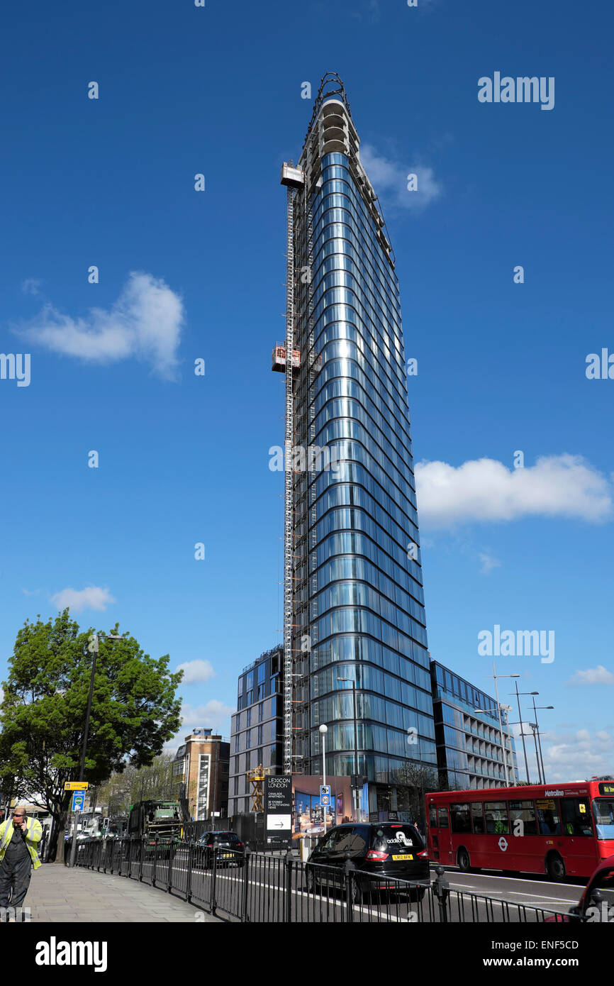 Il Lessico alto appartamento di lusso torre in via di completamento su 261 City Road nel quartiere di Islington, Londra EC1V REGNO UNITO KATHY DEWITT Foto Stock