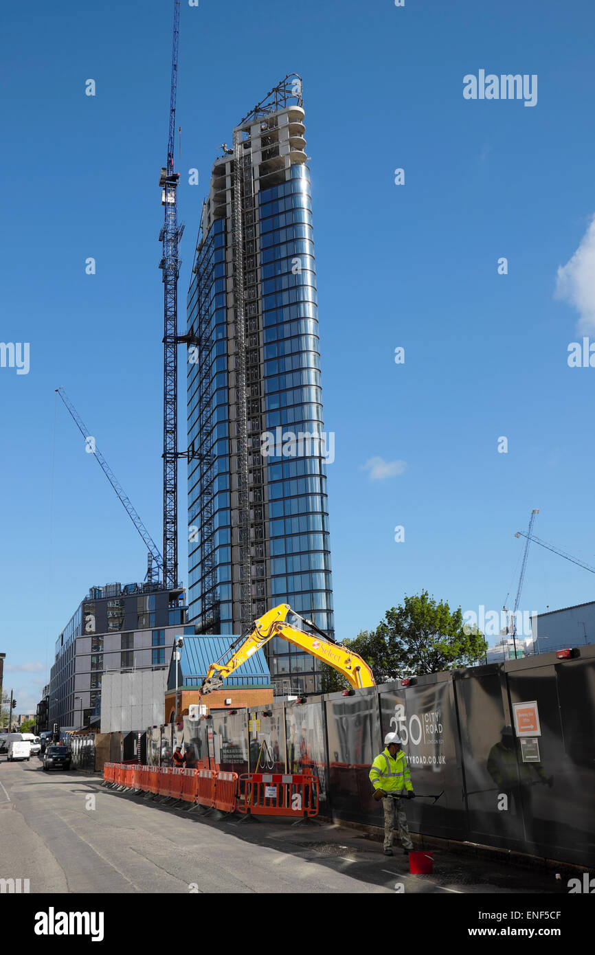 Il Lessico alto appartamento di lusso torre in fase di completamento a 261 City Road nel quartiere di Islington, Londra EC1V REGNO UNITO KATHY DEWITT Foto Stock