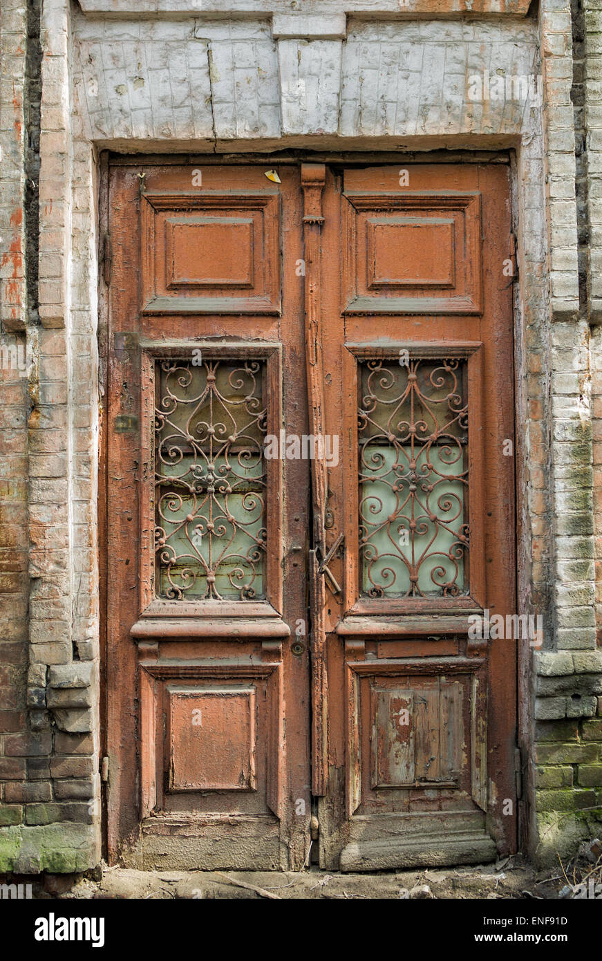 Vecchio dettagli architettonici - porta in un antico edificio, Dnepropetrovsk city, Ucraina. Foto Stock